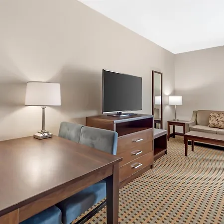 Best Western Plus Hinton Inn & Suites Exterior photo