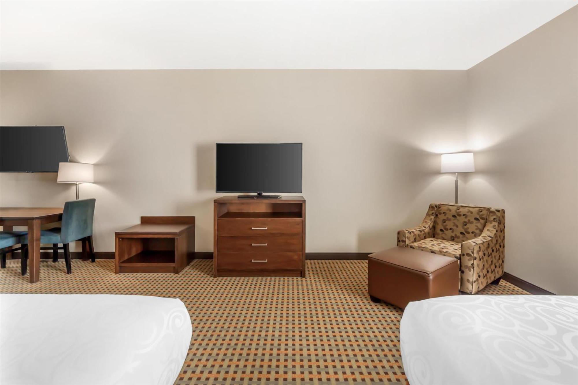 Western & Hotel Hinton