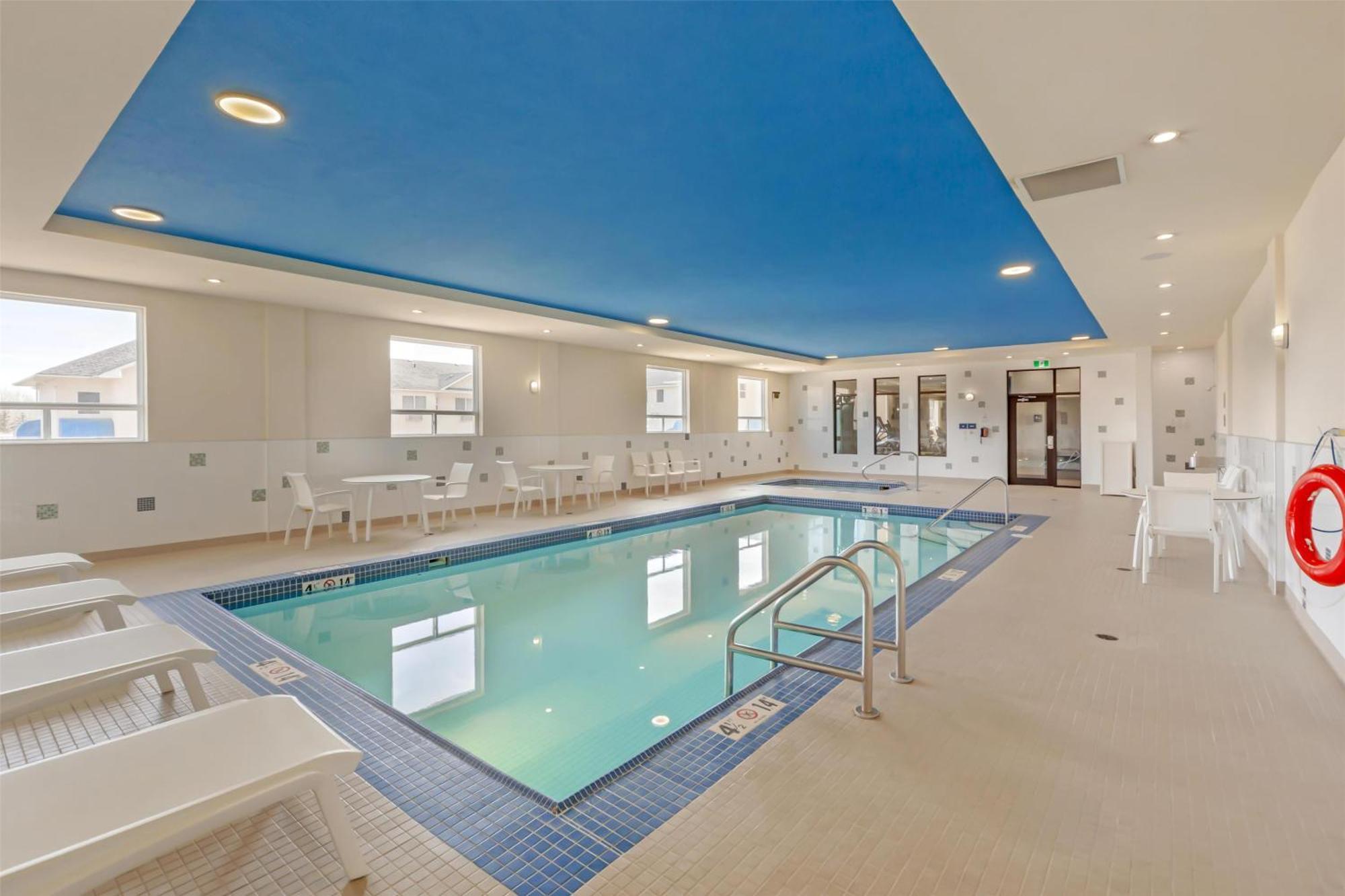 Western & Hotel 3*