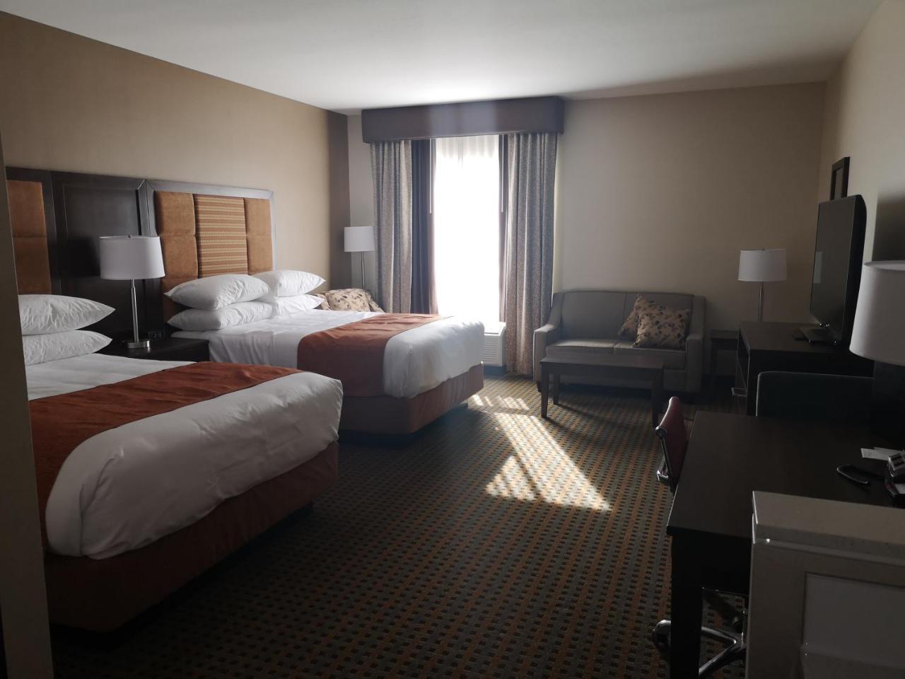 Western & Hotel 3*