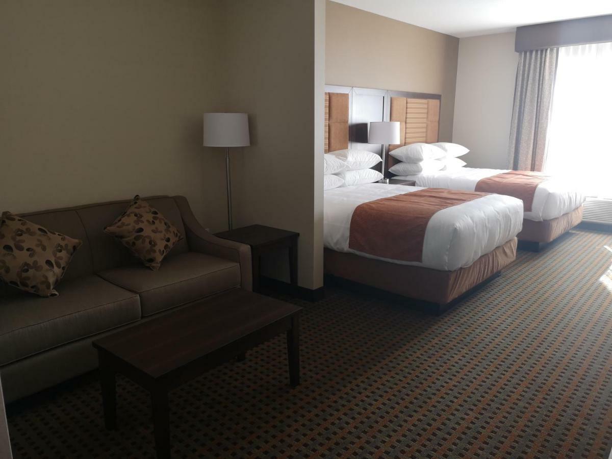 Western & Hotel Hinton